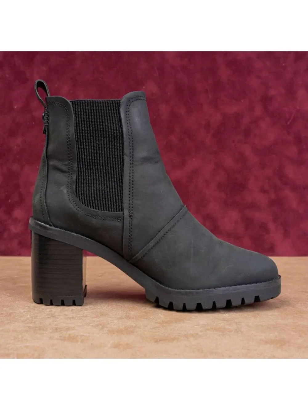 UGG Women Hazel Black Leather Slip-on Cushioned Cozy Chelsea Boots sz 6.5